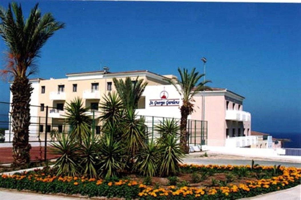 St. George Gardens & Suites Klorakas Exterior foto